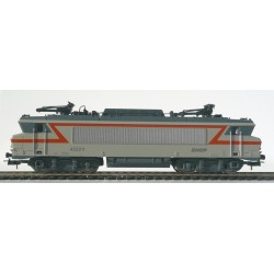 NOUVEAUTE Locomotive SNCF BB 22211 beton Jouef HJ 2090