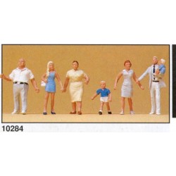 PREISER 10284 -familia en caminata - escala HO 1/87